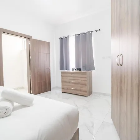 Appartement Homey 1br In Tarxien With Sofa Bed & Ac